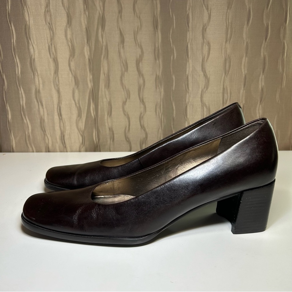 Enzo Angiolini Dark Brown Leather Block Heel Pumps - Picture 2 of 16